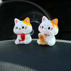 Car Japanese Lucky Cat Ornaments Car Dashboard Center Console Cute Resin Maneki-Neko Auto Interior DIY Decoration Accessories