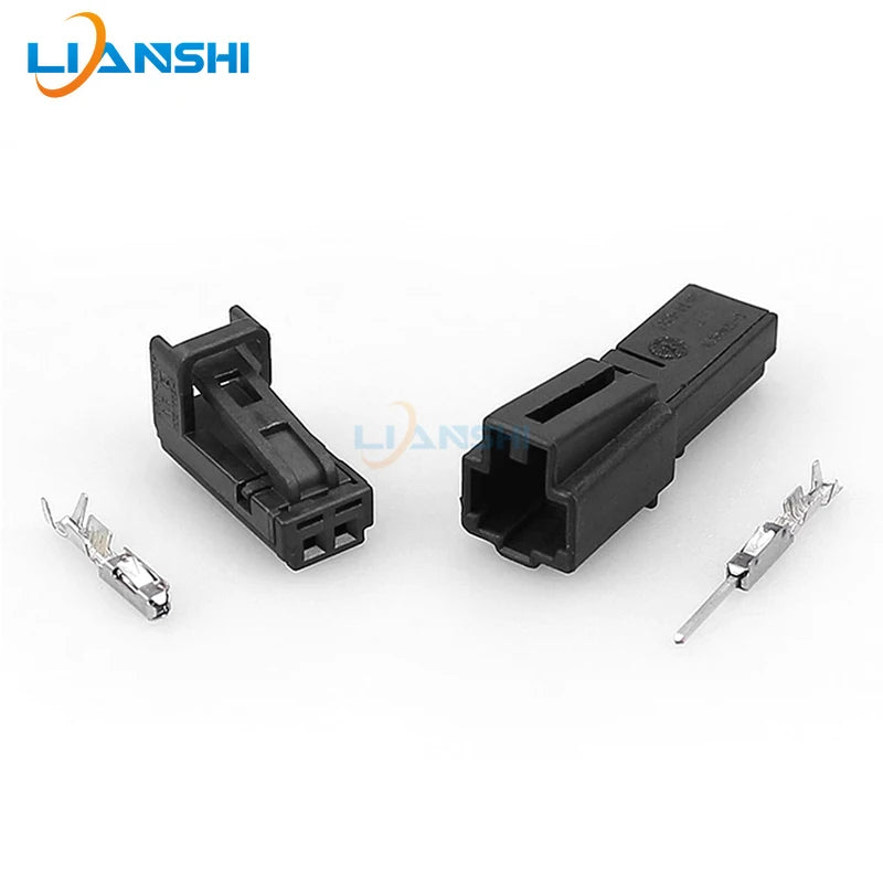 The 4E0972575 automotive connector is suitable for the Tesla door edge light wiring harness head socket 4B0971832