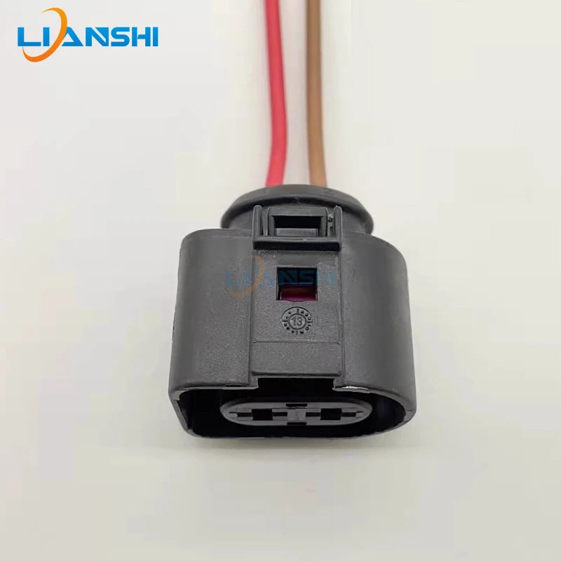 Suitable for the electronic handbrake caliper motor plug of Audi A8, A7, A6L, A4L, A3, C6, Tiguan, Golf and Lingdu