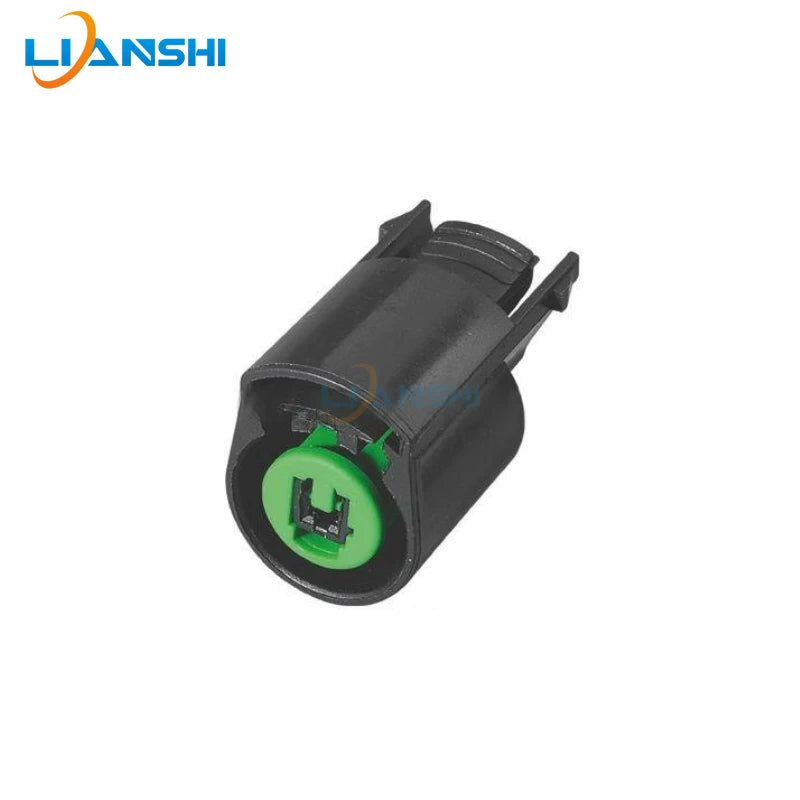 PK503-01020/PB625-01027 is applicable to the Hyundai Kia air conditioning compressed air pump plug DJ7015Y-2.2-11/21