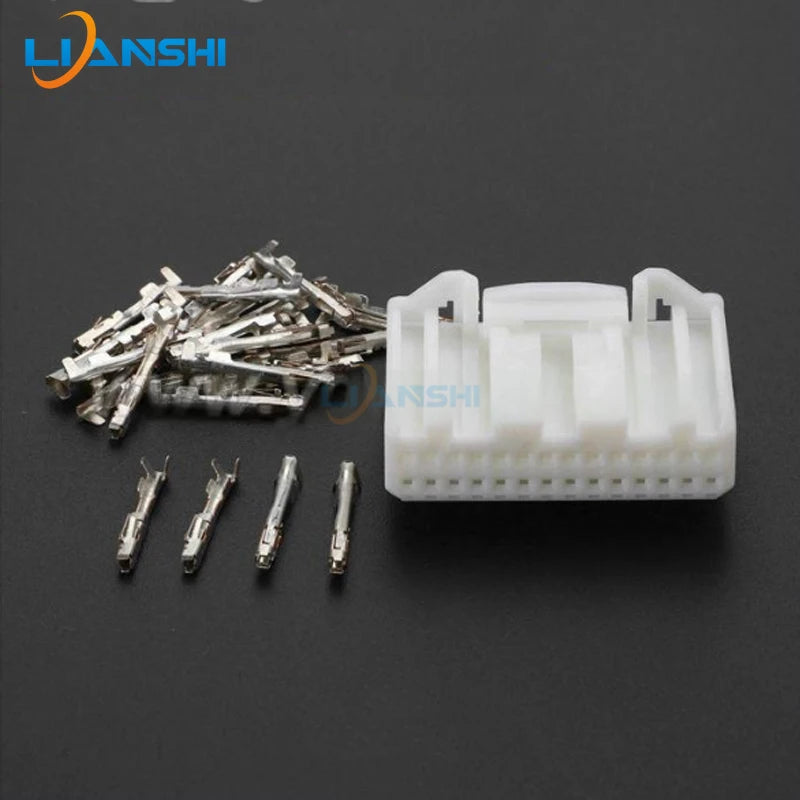 12555 is suitable for Toyota multimedia CD host, AV microphone, AUX handbrake, reversing cable plug, 28-pin plug-in