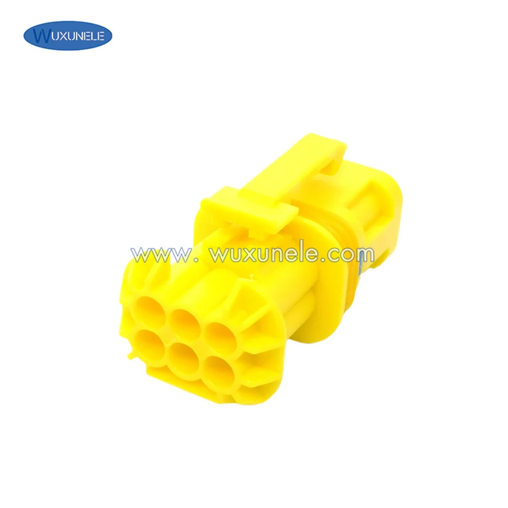 6 Pin Lear 18650.000.001 Automotive Sealed Wire Connector
