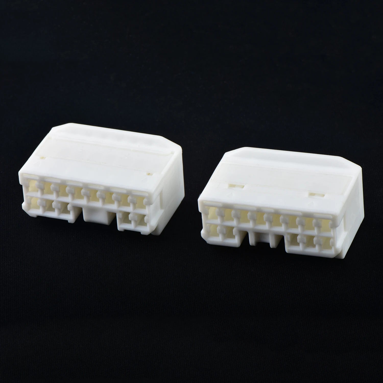 13 Pin Automotive Connectors mid amplifier Wire harness plug 7283-1730 1300-4682 90980-...