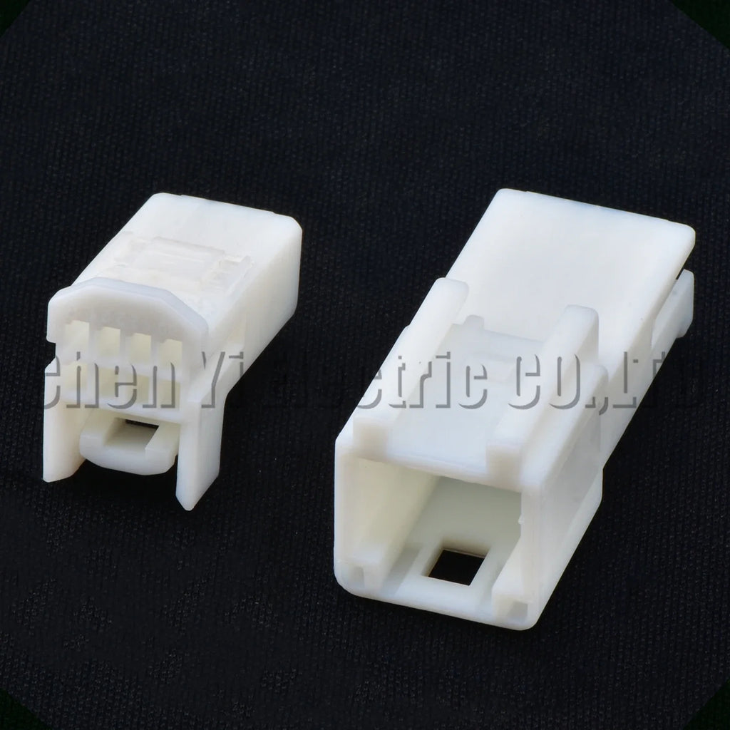 8 Pin Automotive Connectors multimedia navigation screen CD host Wire harness Plug For Toyota 1376352-1 1565804-1