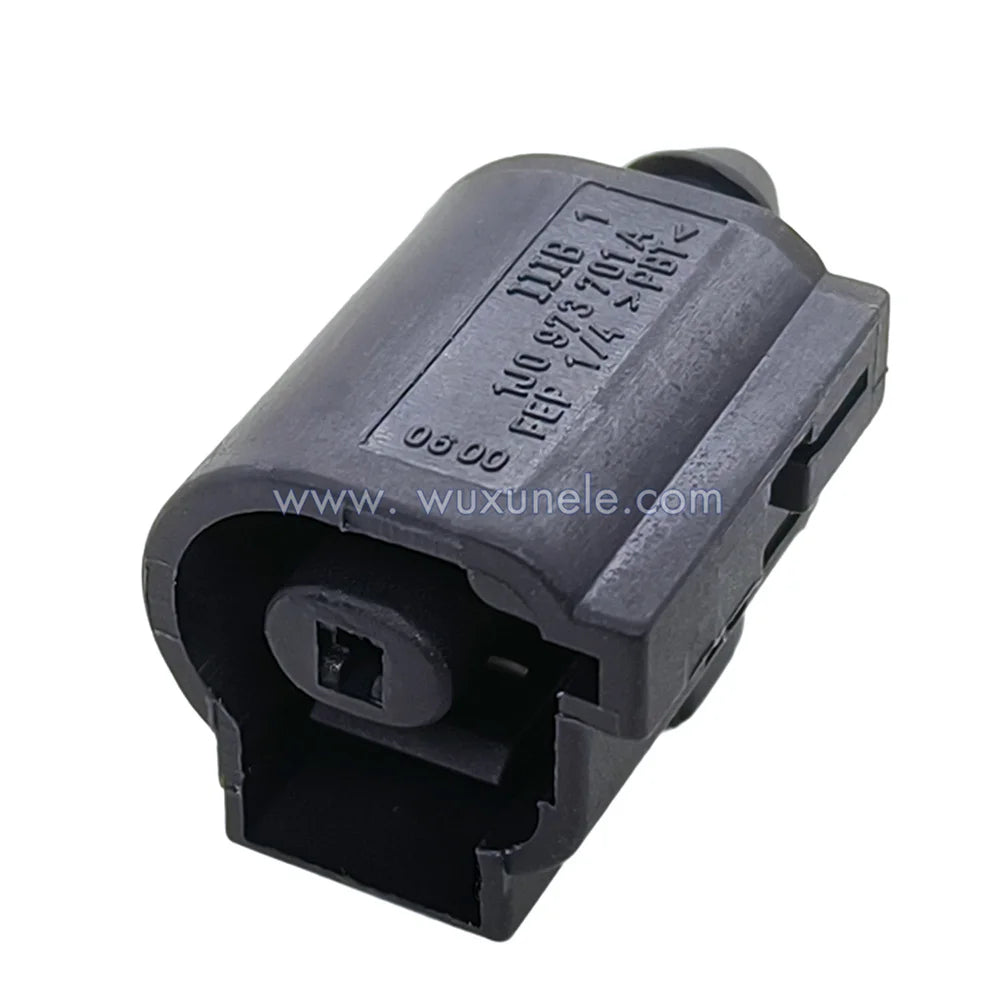 50 Sets 1 Pin Automotive Engine Oil Pressure Sensor with Sealed Female Wire Connector 1J0973701A for Automotive