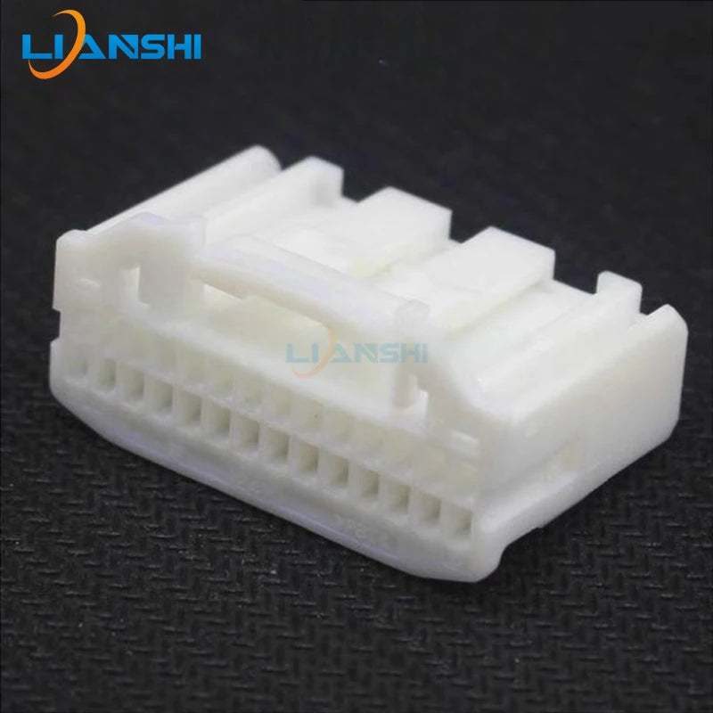 12555 is suitable for Toyota multimedia CD host, AV microphone, AUX handbrake, reversing cable plug, 28-pin plug-in
