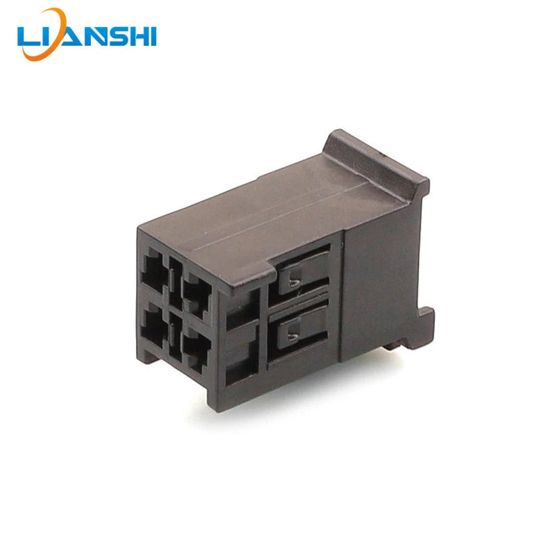 772-717-001/2205453928 is suitable for Mercedes-Benz seat plugs, automotive connectors and wiring harnesses