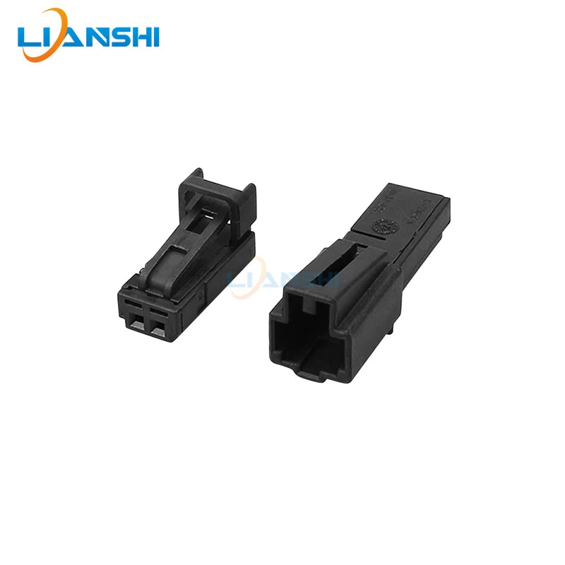 The 4E0972575 automotive connector is suitable for the Tesla door edge light wiring harness head socket 4B0971832