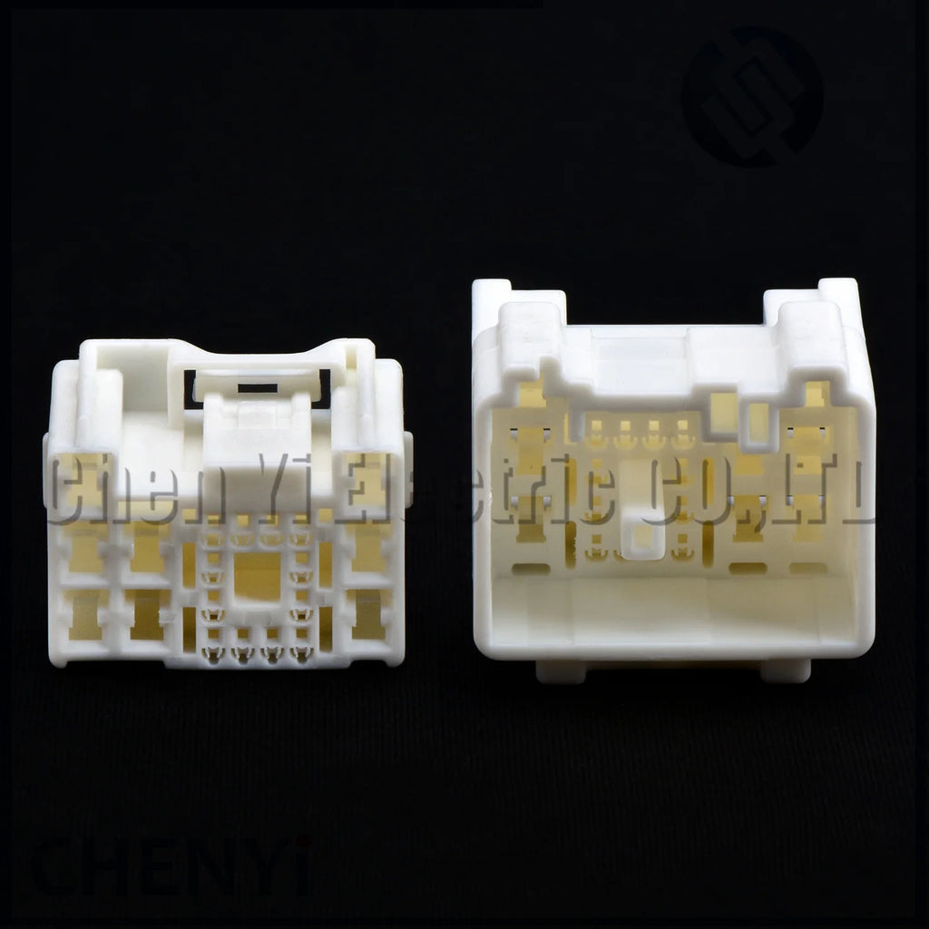 20 Pin 8B+12S Automotive connector Power plug between car doors CY0020-0.6-2.2F 82824-52530 82824-52520 For Toyota REVO