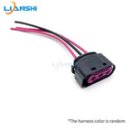 Applicable to the public classic old Bora Golf 4 battery fuse box plug battery fuse box 3pin plug harness
