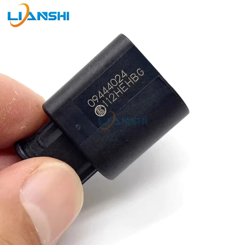 Suitable for Mercedes-Benz, BMW, snail, electric horn plugs, automotive connectors, plugs, wire harnesses with terminals, and au