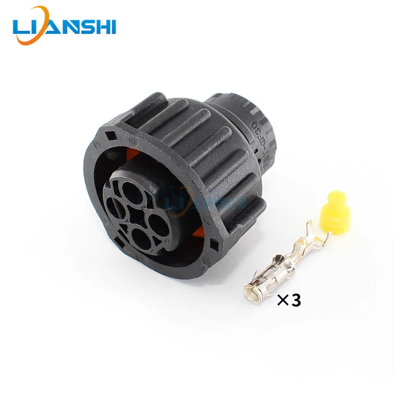 1-967325-2 is applicable to Dongfeng Tianlong HOWO reverse switch solenoid valve wire 3-hole plug 1-967402-2