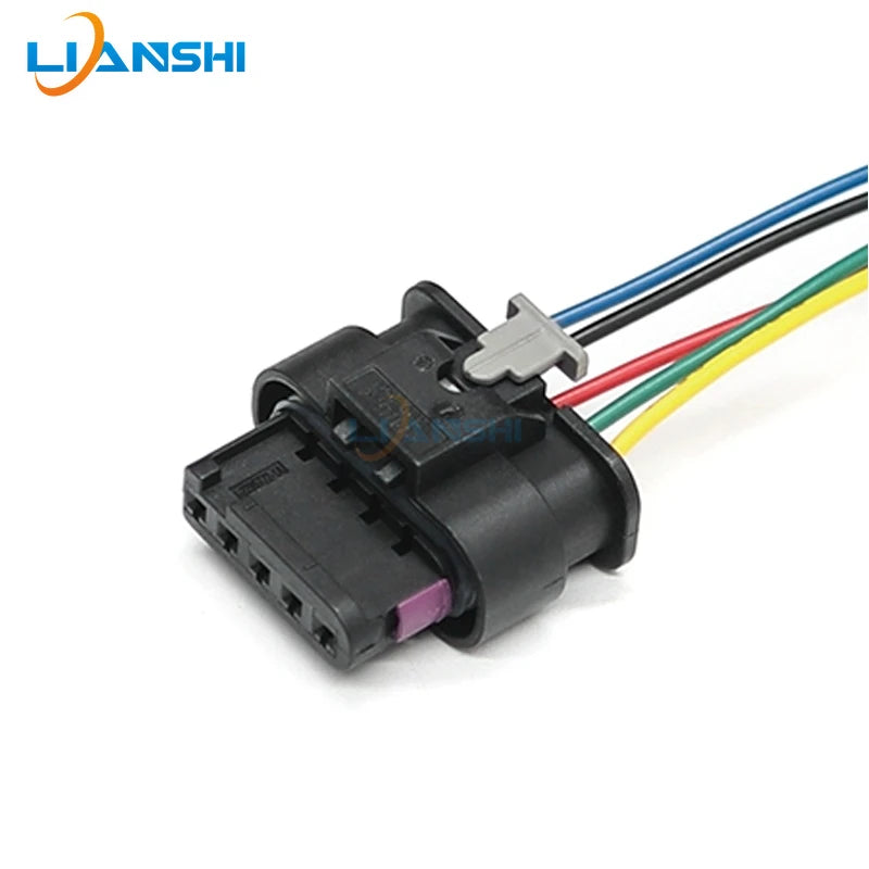 Suitable for BMW 6PIN taillight plug 1 Series 3 Series 5 Series 7 Series X5X6X3F18F20F02F30F353 wiring harness