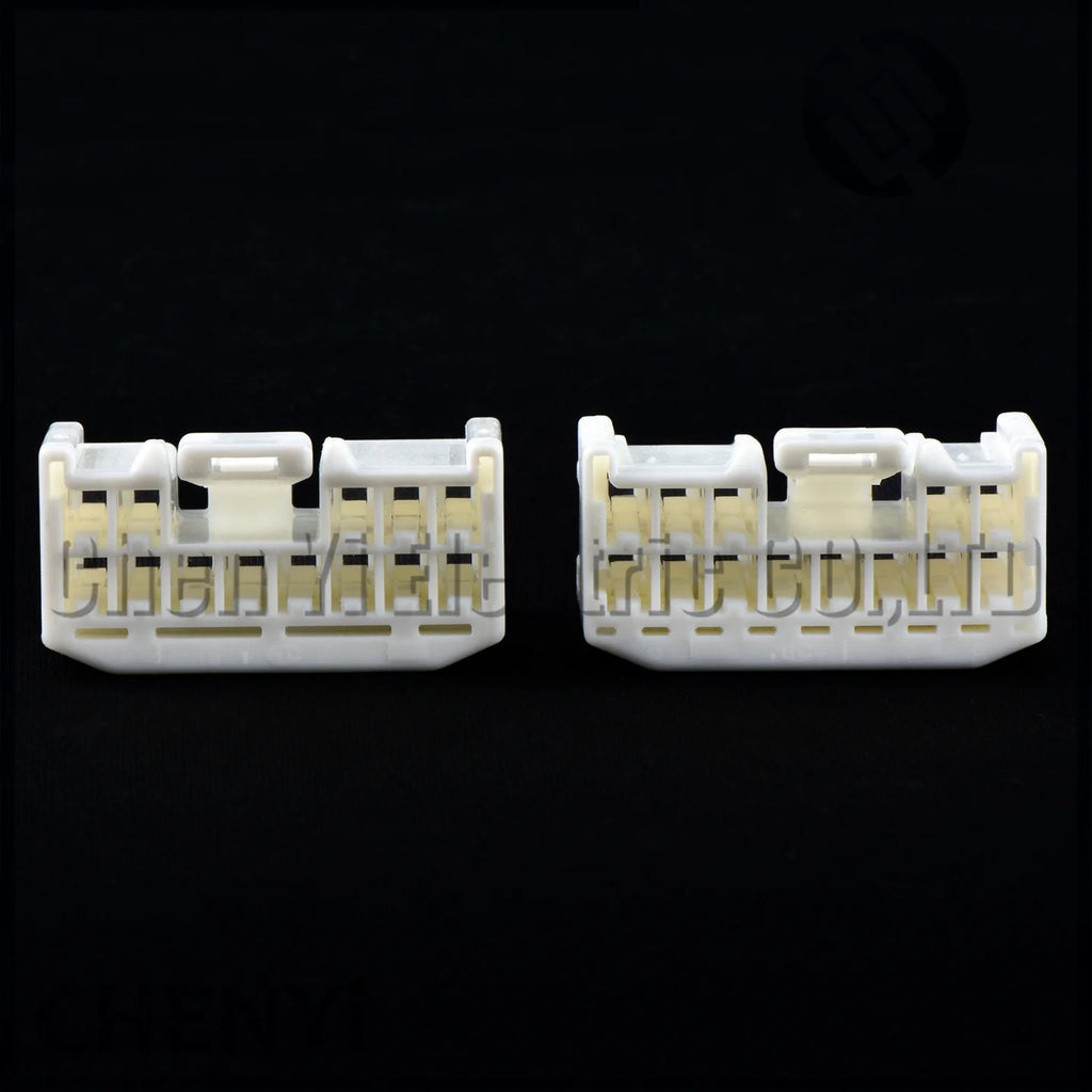 13 Pin Automotive Junction Box connector mid amplifier harness plug 7283-1730 1300-4682 4F1340-000 90980-11695 For Toyota Lexus