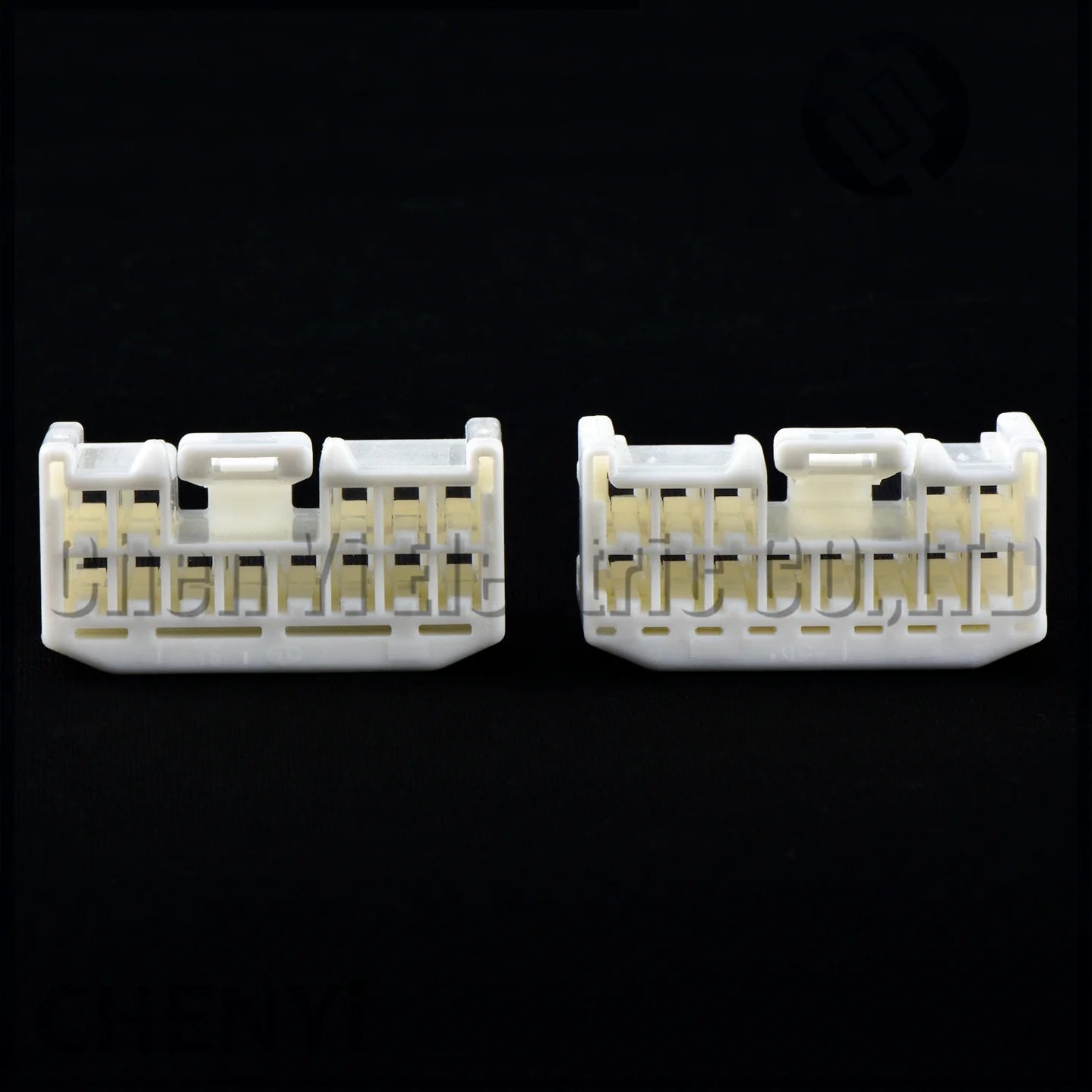 13 Pin Automotive Junction Box connector mid amplifier harness plug 7283-1730 1300-4682 4F1340-000 90980-11695 For Toyota Lexus