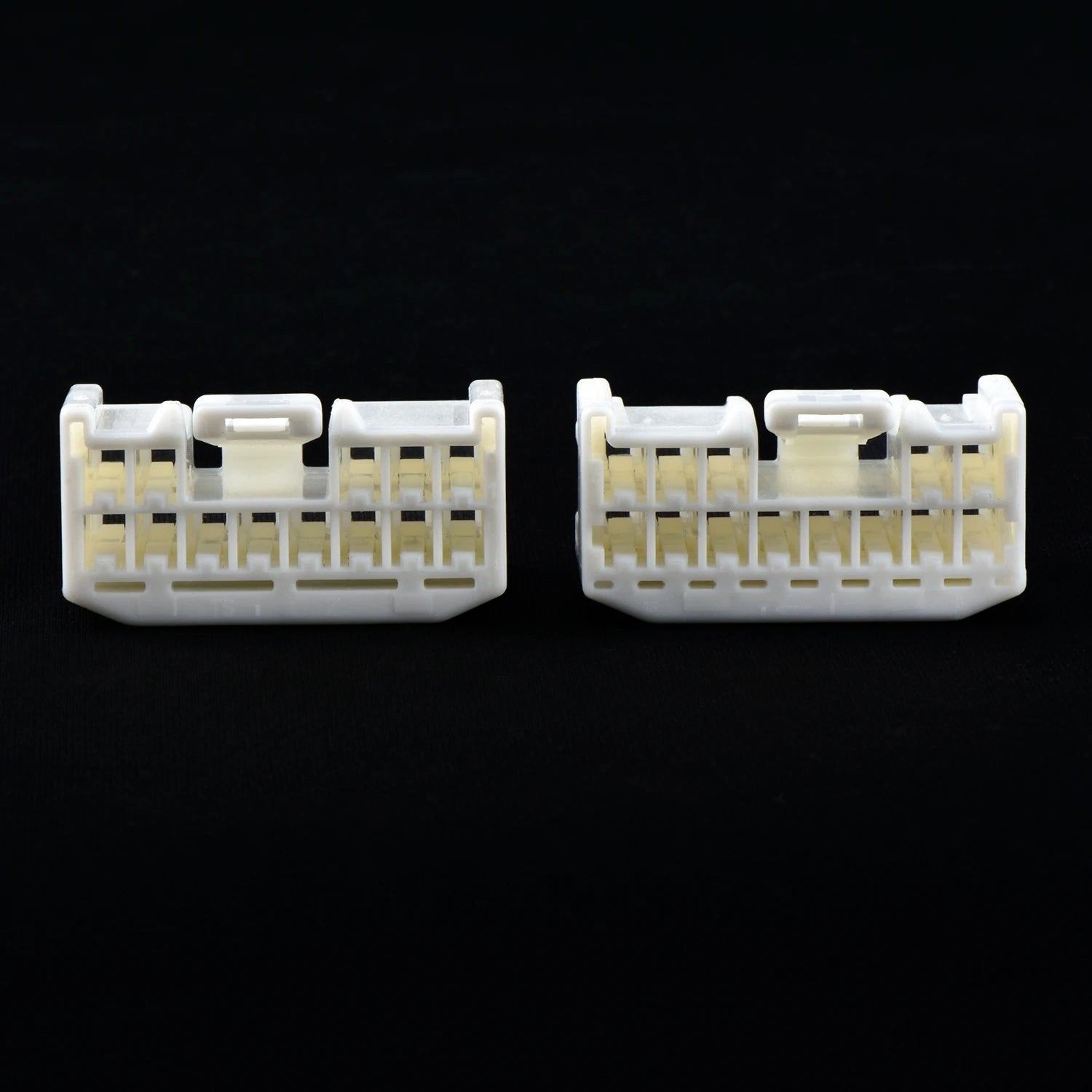 13 Pin Automotive Connectors mid amplifier Wire harness plug 7283-1730 1300-4682 90980-...