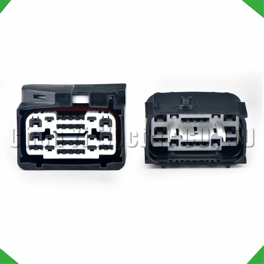 30-Pin Auto Connector Connector Automotive Connectors Engine gearbox Computer board Ford