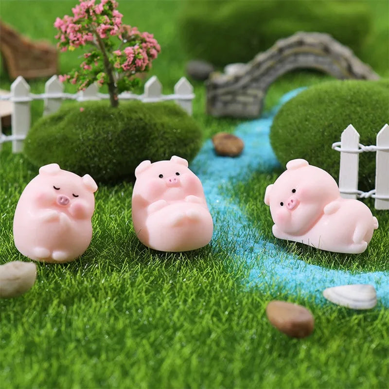 Car Mini Pig Ornaments Auto Center Console DIY Decoration Pendant Cartoon Resin Piglet Home Figurines Miniatures Desktop Decor