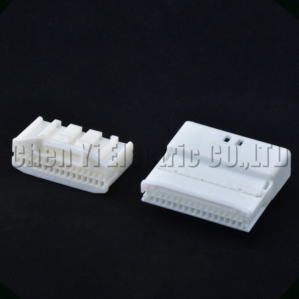 32-Pin Auto Connector Connectors multimedia navigation screen harness Toyot