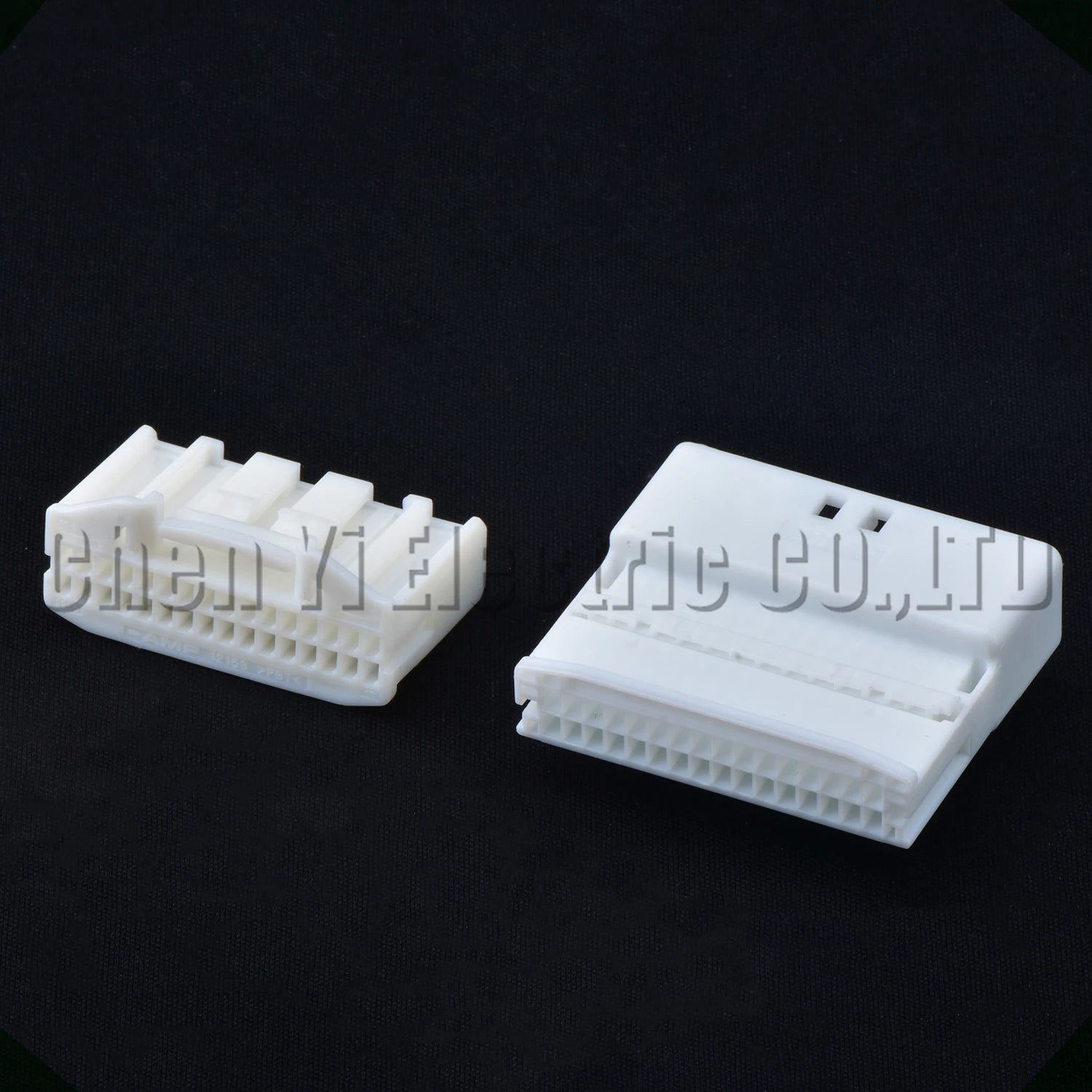 32-Pin Auto Connector Connectors multimedia navigation screen harness Toyot
