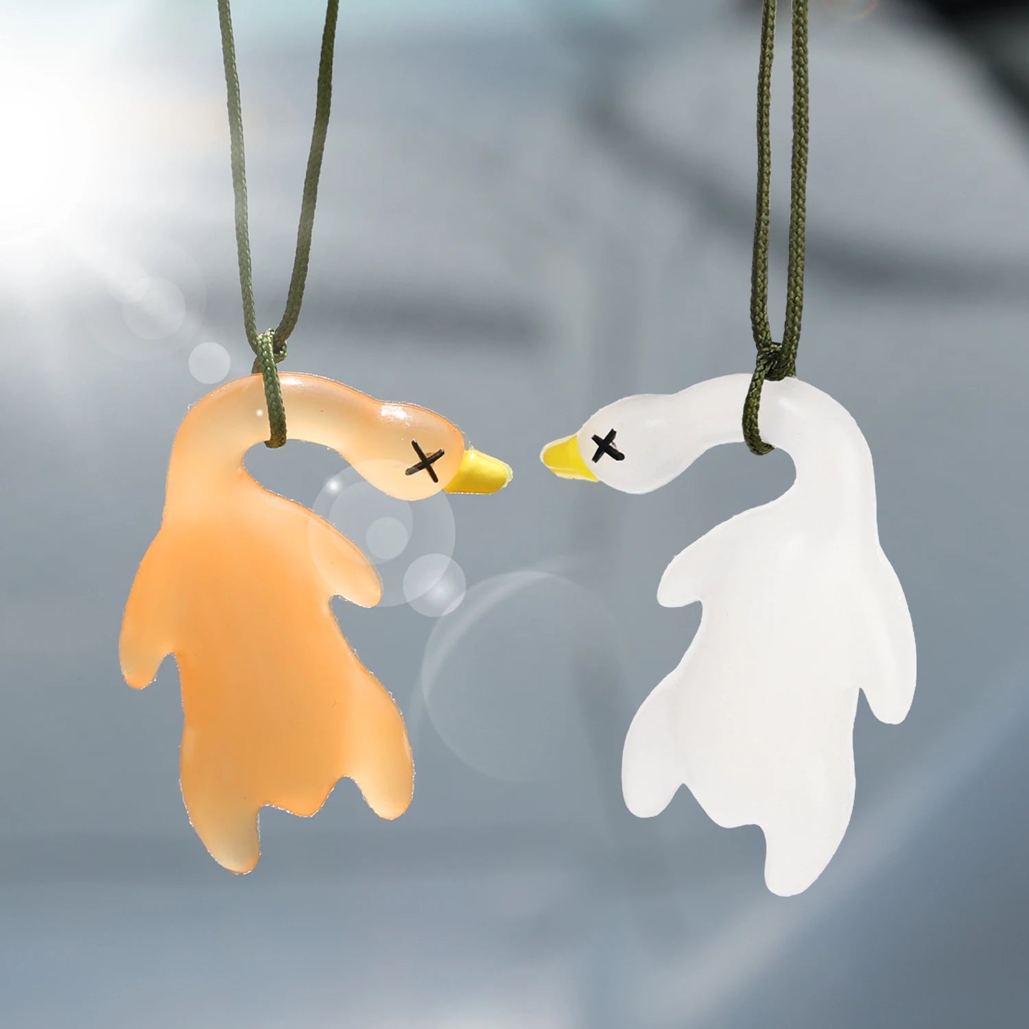 10/1PCS Cartoon Cute Anime Color-Changing Roast Duck Pendant Diy Kawaii Car Accessories Keychain Back Packaging Accessories Gift