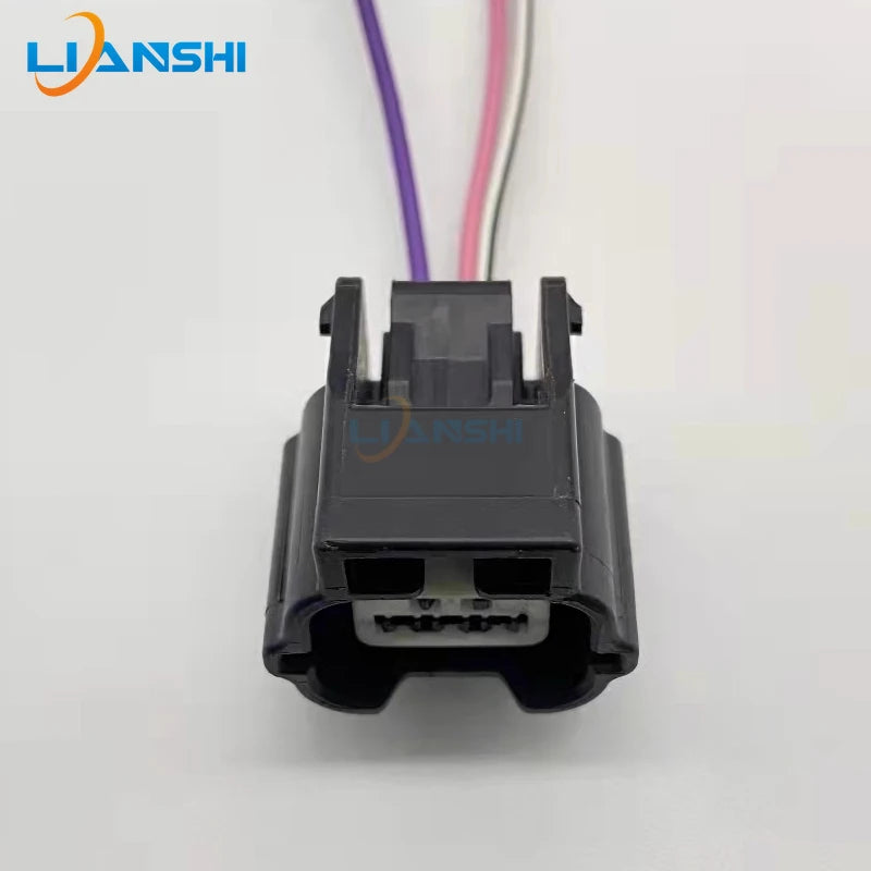 This 3-hole camshaft sensor plug is suitable for the crankshaft position of Nissan Tiida, Yida, Sylphy, Livina and Qashqai