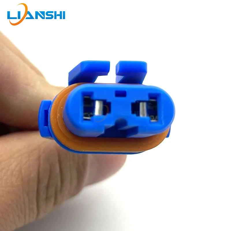 It is suitable for 9005 HB3 automobile lamp holder plug near and far light fog lamp harness plug automobile spare parts