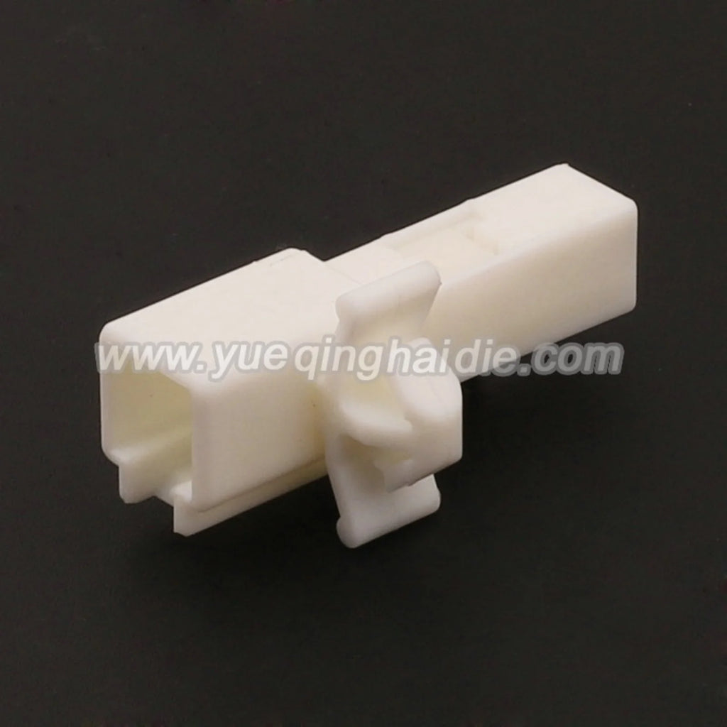 1P 7222-4210-40/MG643800-5 7123-4210-40/MG613801-5 AC Assembly Car Cable Connector Assembly Car Male Plug Female Socket