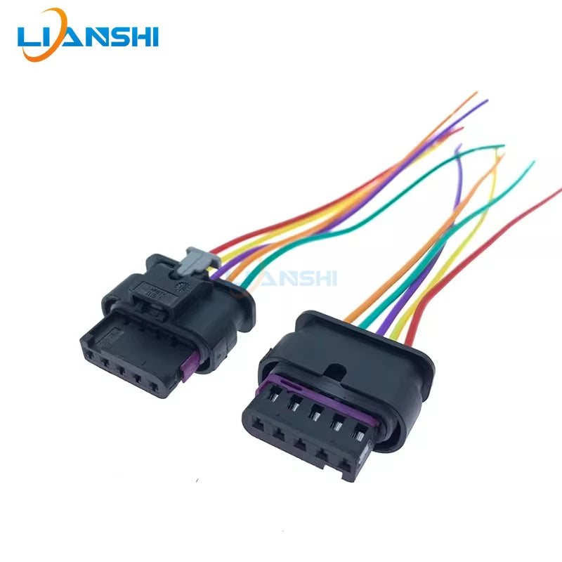 Suitable for the EA888 electronic water pump thermostat plug of the third generation of Volkswagen Audi A4, A6, Q3 and Q5