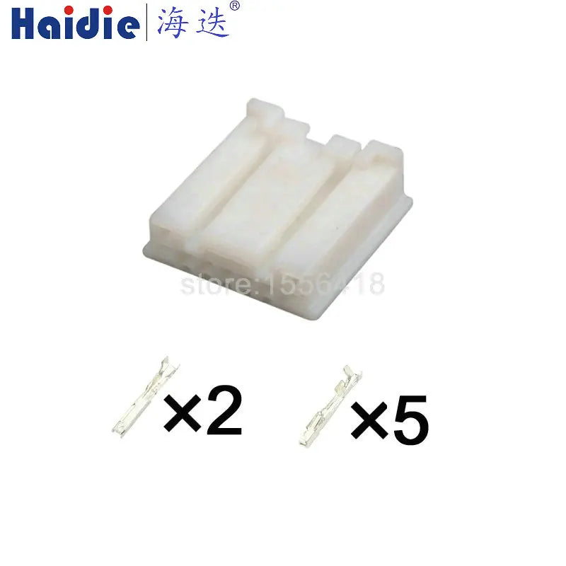 Automotive wiring harness plug Windows device plug ECU multimedia connector 1318801-1