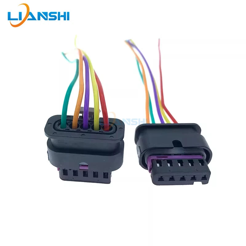 Suitable for the EA888 electronic water pump thermostat plug of the third generation of Volkswagen Audi A4, A6, Q3 and Q5