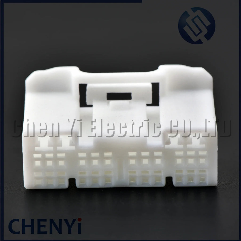 28 Pin Automobile Connector Car CD player host Radio navigation Power plug 90980-12908 with Pin For Toyota Corolla Sienna Camry