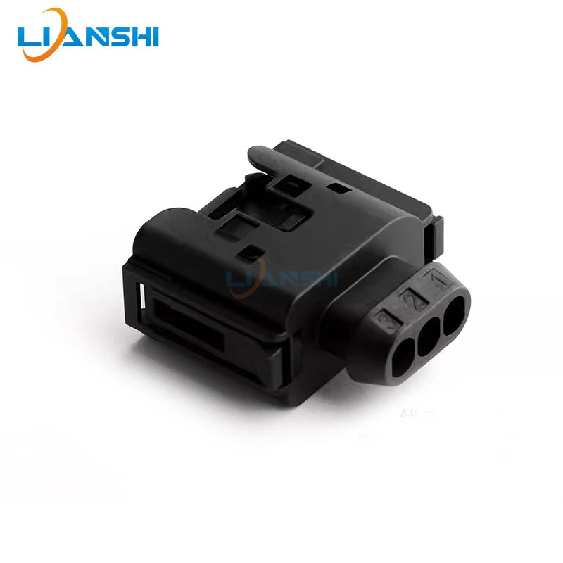 09441351 is a 3-hole waterproof connector for ignition coils of Mercedes-Benz, BMW, Changan and Haval cars. 09441381