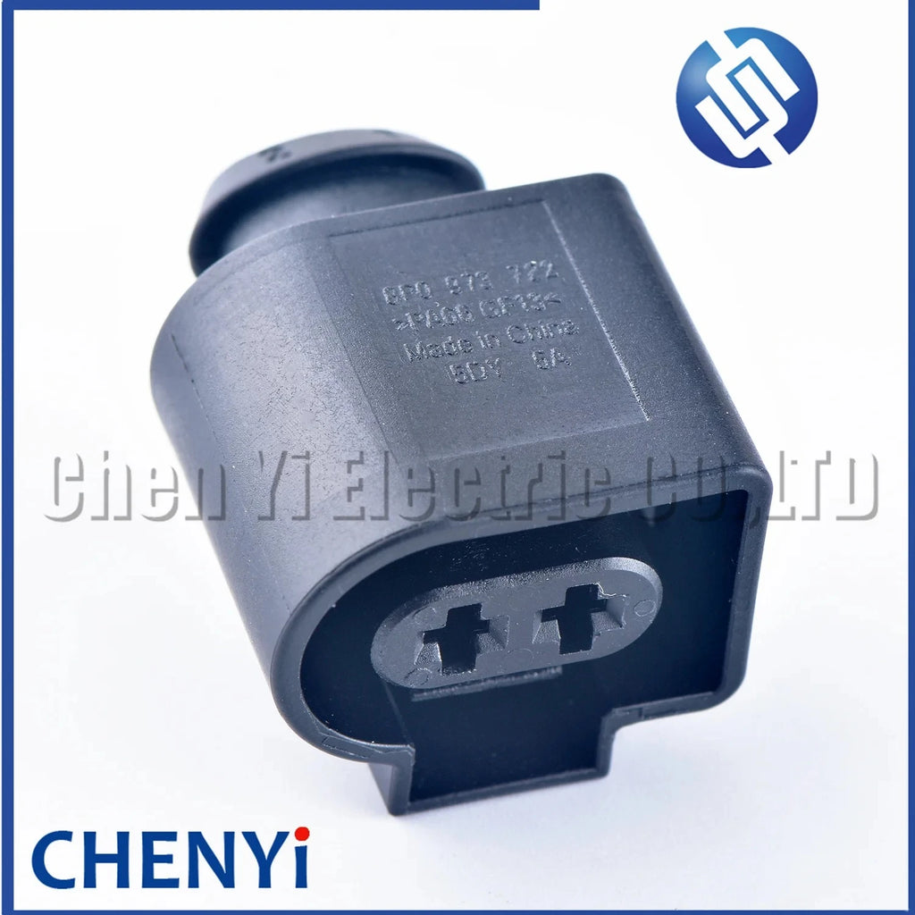 2 Pin Auto Windshield Washer Fluid Pump connector Electromagnetic valve oil cooling valve plug 8P0973722 8P0 973 722