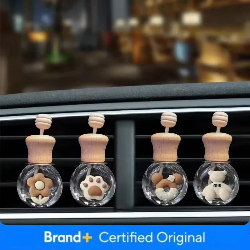 Cute Car Aromatherapy Pendant Air Conditioning Outlet Fashionable Aromatherapy Clip Essential Oil Empty Bottle Decoration Amagi