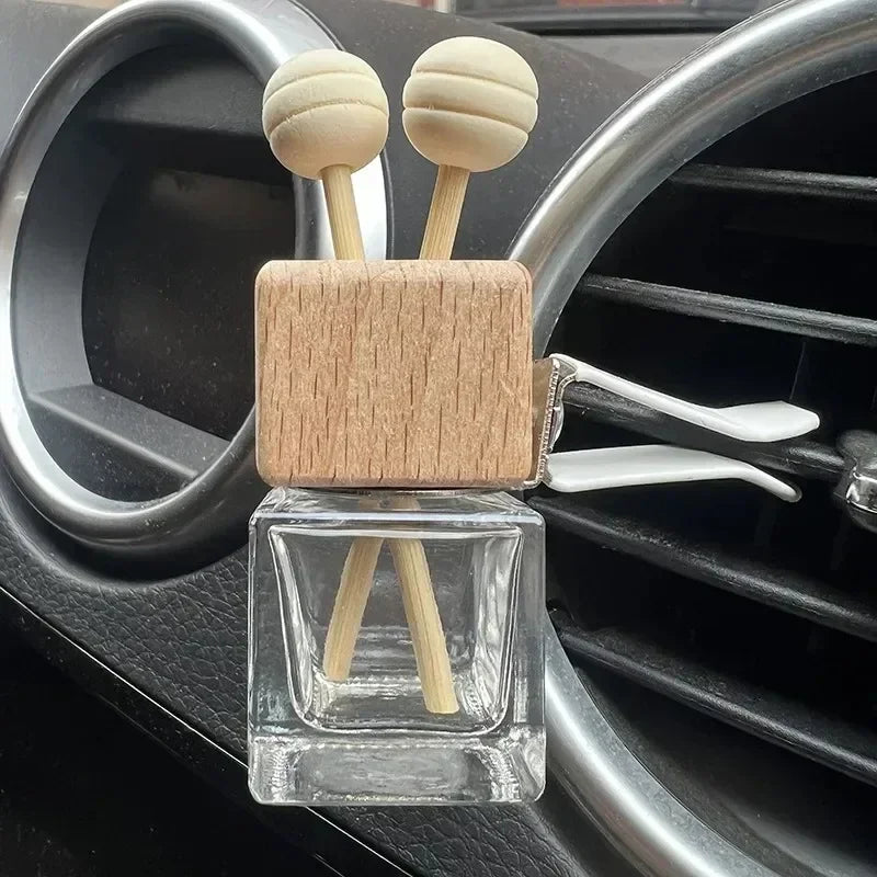 Car Air Outlet Freshener Diffuser Bottle Clip Perfume Empty Bottle Pendant Essential Fragrance Hanging Ornament Interior Amagi