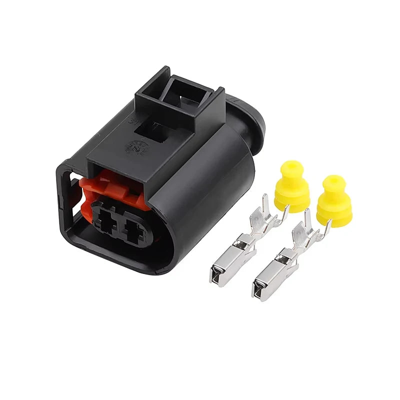 13887338 is suitable for Volkswagen Audi generator plug high-pressure oil pump 2-hole connector 4D0971992B