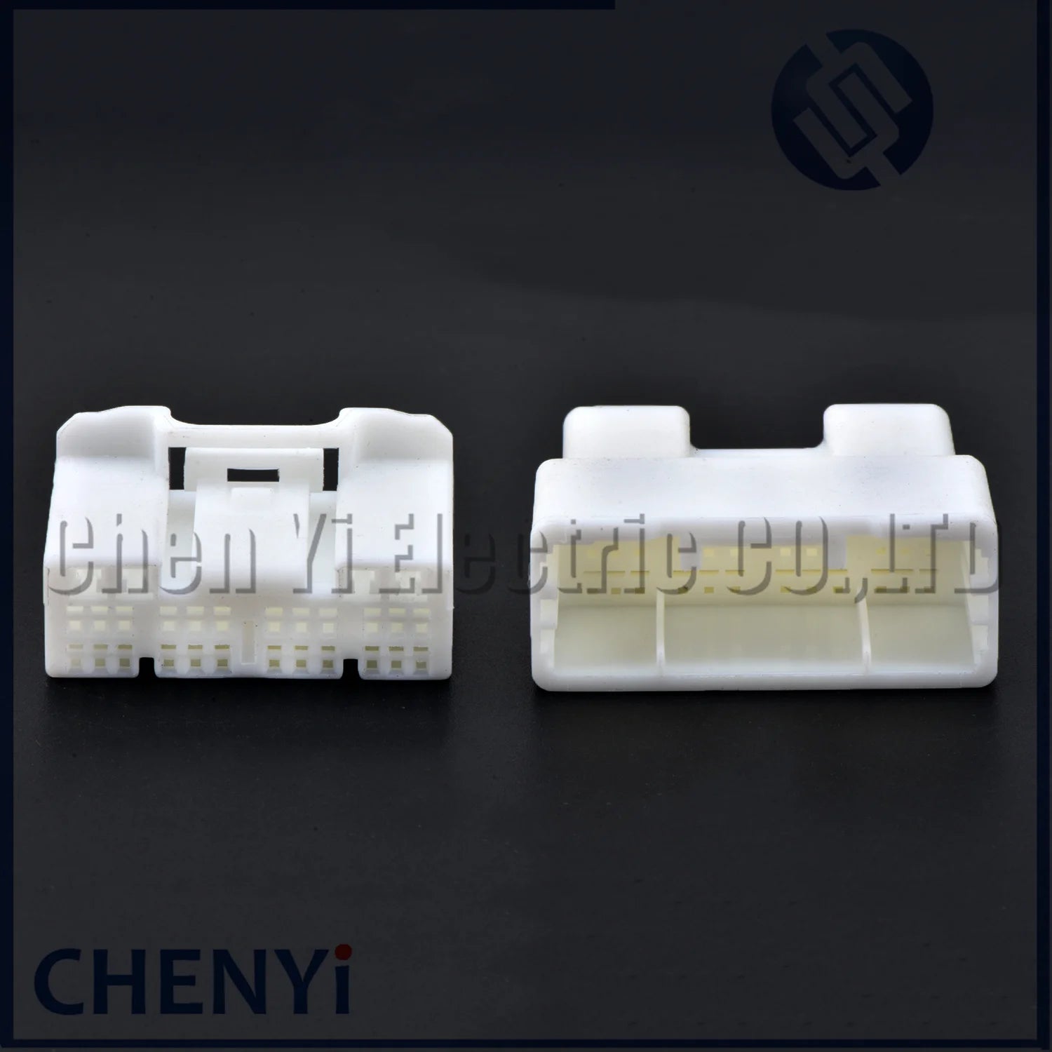 28 Pin Automobile Connector Car CD player host Radio navigation Power plug 90980-12908 with Pin For Toyota Corolla Sienna Camry