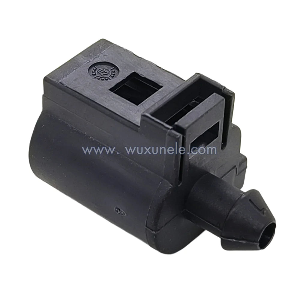 50 Sets 1 Pin Automotive Engine Oil Pressure Sensor with Sealed Female Wire Connector 1J0973701A for Automotive