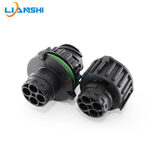 1-967325-2 is applicable to Dongfeng Tianlong HOWO reverse switch solenoid valve wire 3-hole plug 1-967402-2