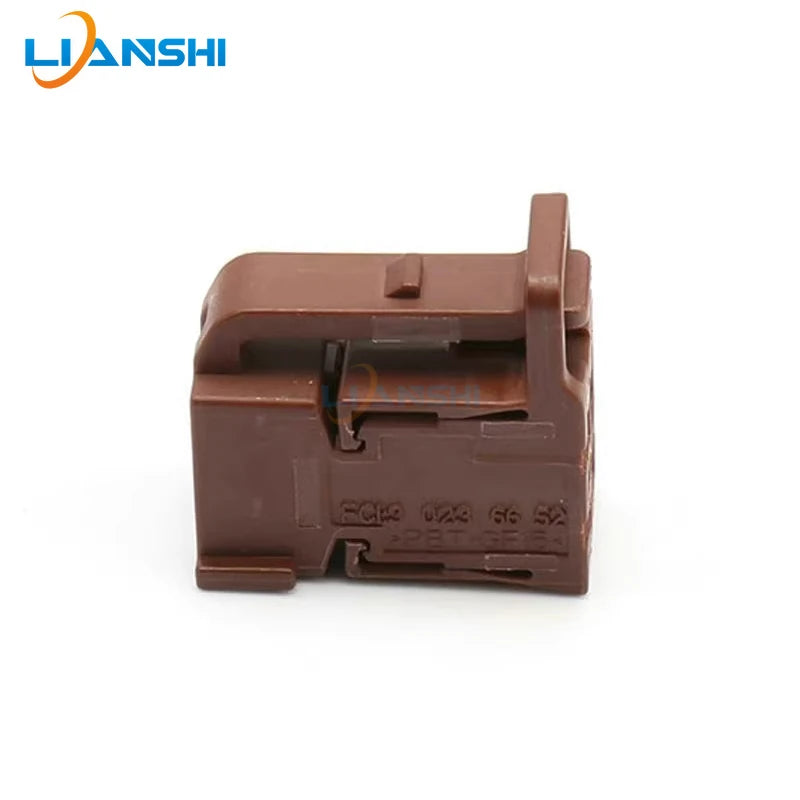 6901830-04 is suitable for BMW ventilated seat motor plug 4P with terminal DJ7041-0.6-2.8-21