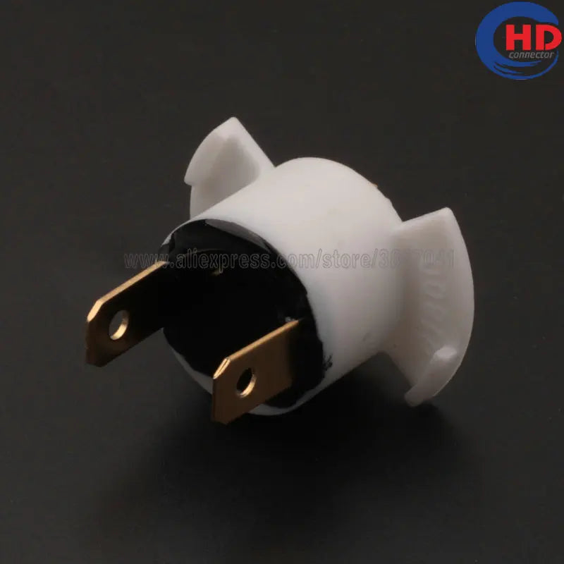 33116SD4961 MB606747 for Mitsubishi MB606747 Headlamp Socket