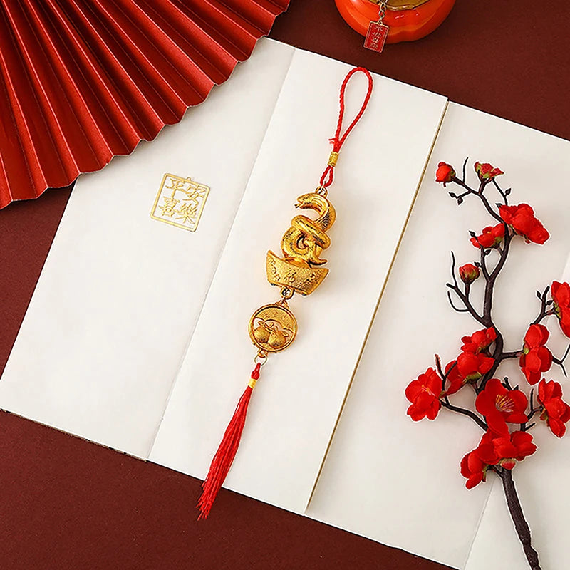 1Pc 2025 Year Of The Snake Gold-Plated Plastic Zodiac Snake Pendant Lucky Mascot Home Car Hanging Ornaments