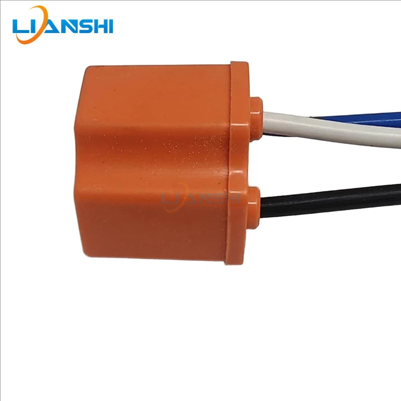 It is suitable for the H4 connector, socket and plug ceramic of Chevrolet Cruze New Sail car headlight bulb