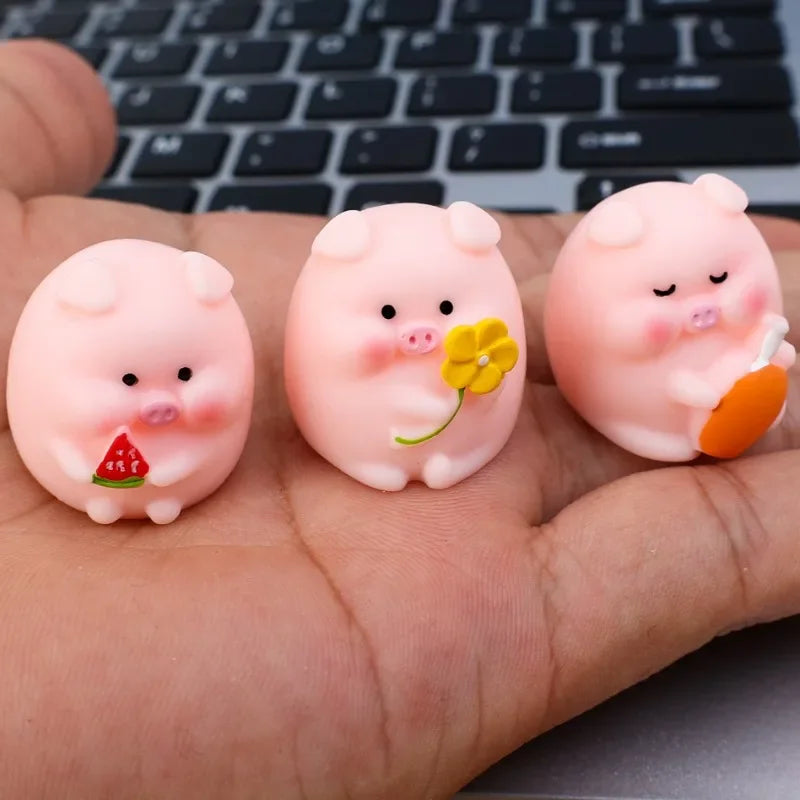Cute Piggy Auto Interior Ornaments Resin Pink Pig Cartoon Toy Decoration Dashboard Desktop Office Garden Car Decor Accessories