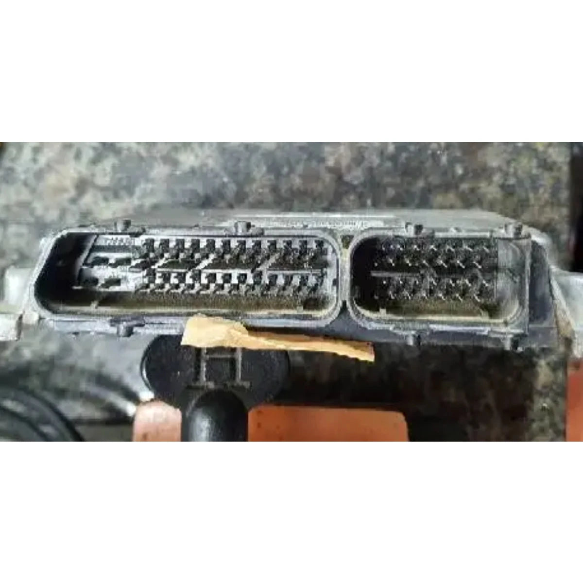 28/52 Pin ECU Auto Computer Control System Plug Car Engine Gearbox Computer Board Socket 1393436-4 1393450-5 V23542-C1052-B300