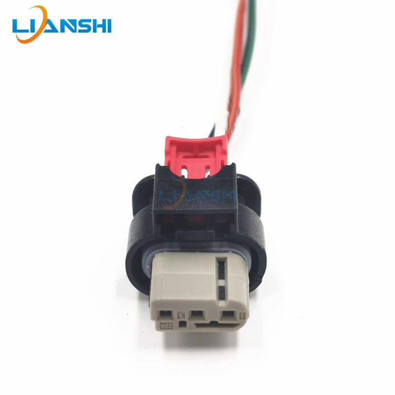 35126369 is a 3-pin waterproof connector suitable for Tesla's front and rear radar wiring harness plugs and reversing radars