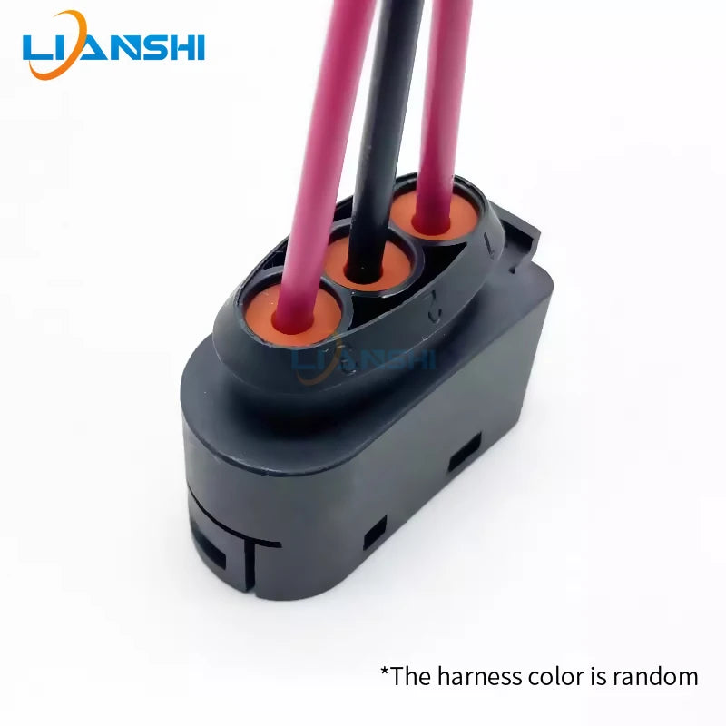 Applicable to the public classic old Bora Golf 4 battery fuse box plug battery fuse box 3pin plug harness