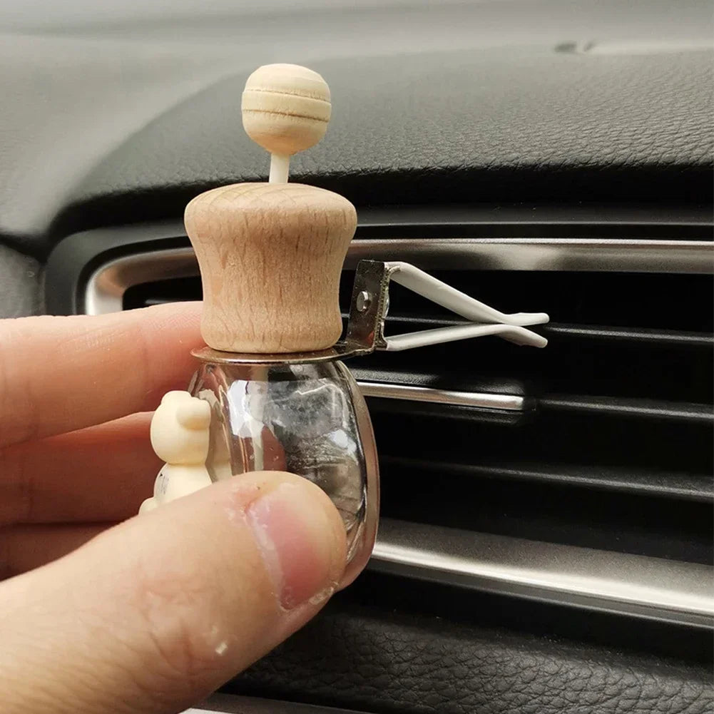 Cute Car Aromatherapy Pendant Air Conditioning Outlet Fashionable Aromatherapy Clip Essential Oil Empty Bottle Decoration Amagi