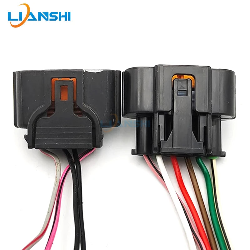 Suitable for Hyundai Sonata Tucson Kia K3 K5 Smart Car reversing radar harness plug 6P connector